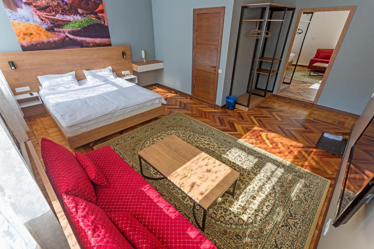Koisha Vandrarhem Bishkek Exteriör bild
