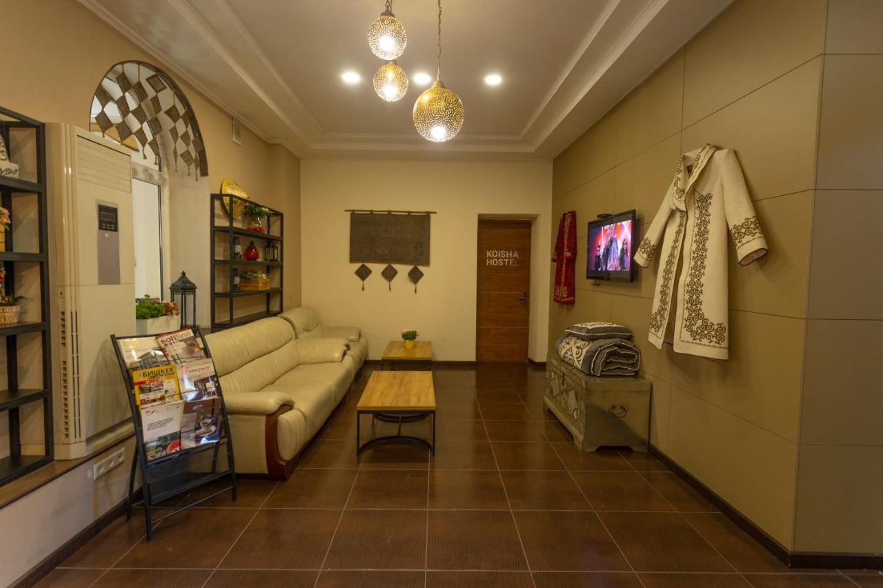 Koisha Vandrarhem Bishkek Exteriör bild